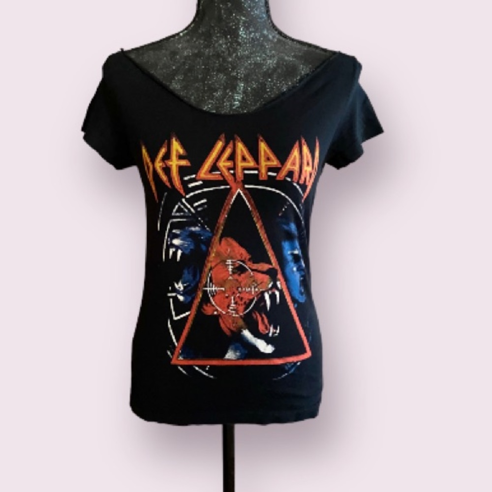 Def Leppard Black T-shirt with Altered Neck - Hysteria